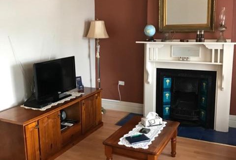 Broken Hill House | Jadan Cottages