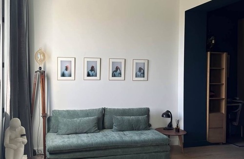 Carcassonne House | JADE (double room with sitting area)