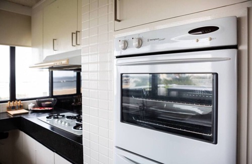 St Kilda West Apartment | Jade St Kilda Beach Side Uninterrupted Views