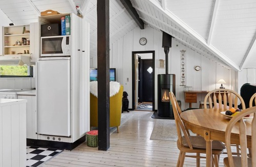 Hou House | "Jahn" - 1.8km from the sea by Interhome