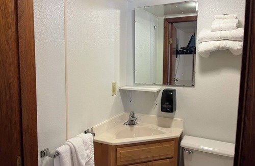 White Lake Hotel | Jake's Corner Motel