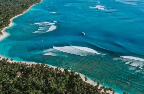 Katiet House | Jala Villas Lances Right HTs Mentawai