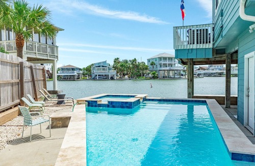 Jamaica Beach House | Jamaica Beach Waterfront | Heated Pool & Spa | Bayfront | Kayaks & Paddle Boards | Huge Deck | Grill