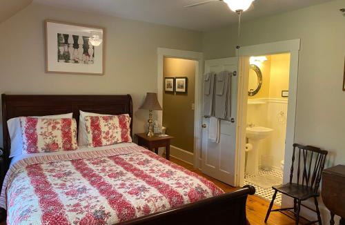 Freeport Bed & Breakfast | James Place Inn Bed and Breakfast