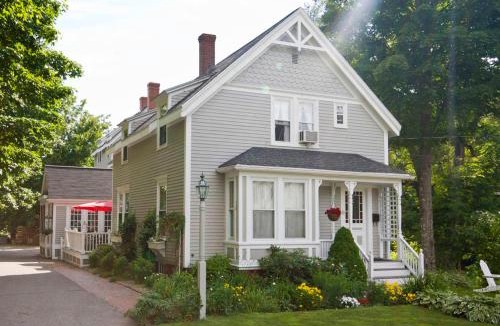 Freeport Bed & Breakfast | James Place Inn Bed and Breakfast