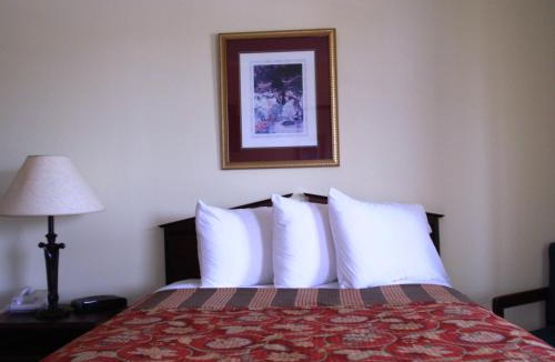 Perry Hotel | Jameson Inn - Perry