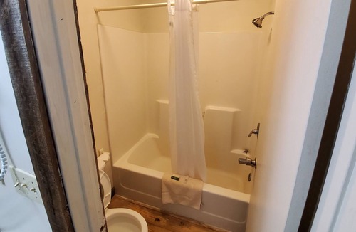 Jamesport Hotel | Jamesport Inn