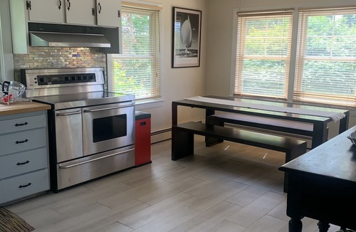 Jamestown House | Jamestown for beach, golf and sailing