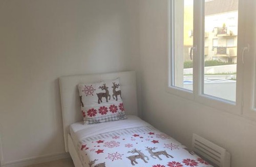 Palaiseau Apartment | Janakpur Home