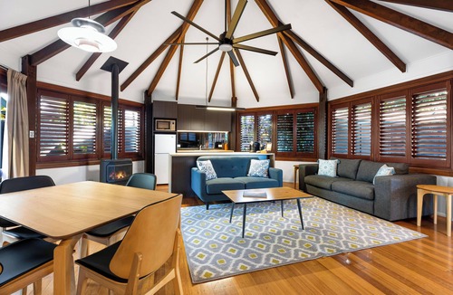 Balmoral Ridge Villa | JanDar Retreat Maleny