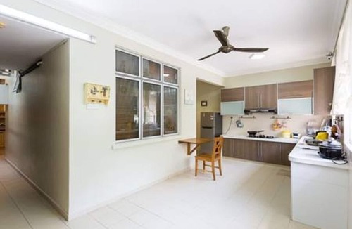 Gelugor House | Jane's farm host Bee Casa Management