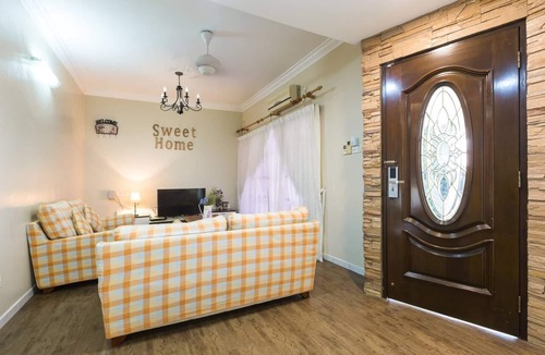 Gelugor House | Jane's farm host Bee Casa Management