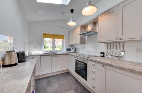 Wenhaston House | Japonica Cottage