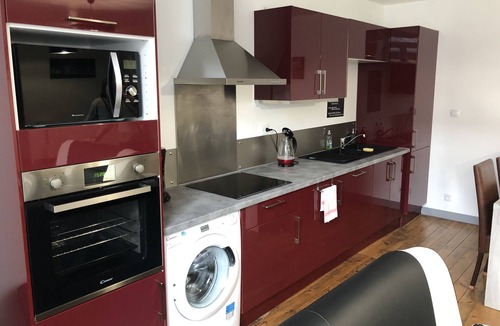 Givet Apartment | Jardin sur Cour