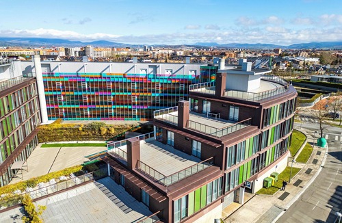 Mendizorrotza Apartment | Jardines de Uleta Suites