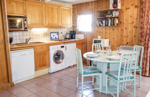 Saint-Gervais-les-Bains Apartment | Jardins Alpins 4 by Interhome