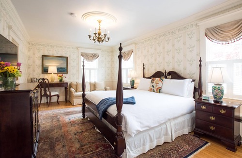 Nantucket Town Bed & Breakfast | Jared Coffin House