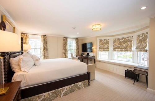 Nantucket Town Bed & Breakfast | Jared Coffin House