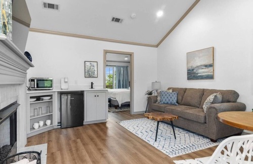 Ramona Cabin | Jarrett Farm Resort - Suite 6