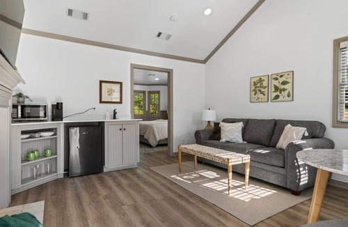 Ramona Cabin | Jarrett Farm Resort - Suite 10