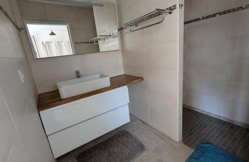 Baignes-Sainte-Radegonde Apartment | jasmin