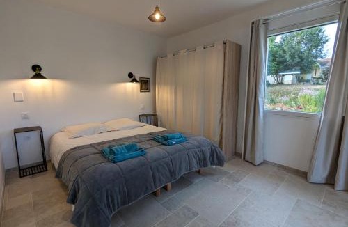 Baignes-Sainte-Radegonde Apartment | jasmin