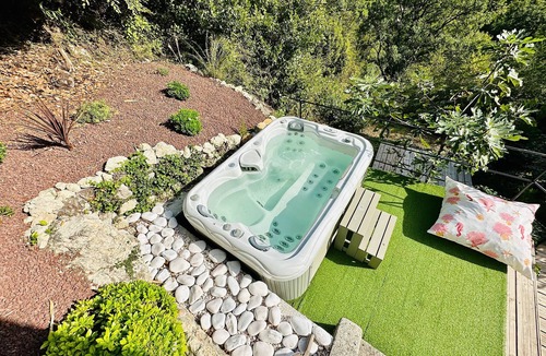Le Bar-sur-Loup Apartment | Jasmin - Gite avec Spa prive, vue imprenable