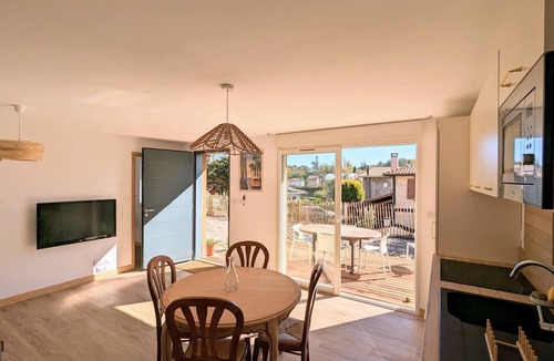 Lesperon House | Jasmin - Nature & sea with terrace and play area