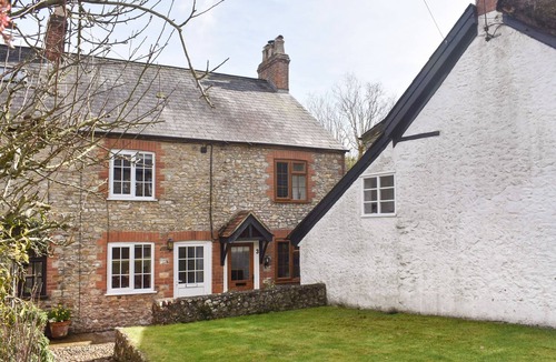 Kilmington Cottage | JASMINE COTTAGE, pet friendly, with open fire in Kilmington, Devon