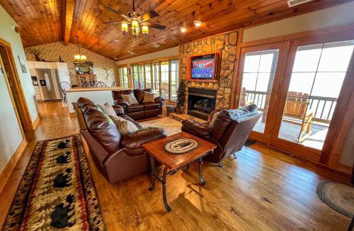 West Jefferson House | Jasmine Heights