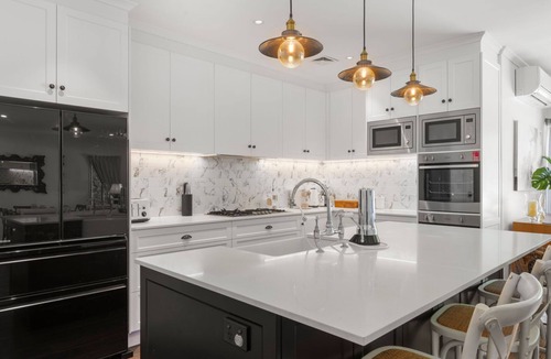 Berry House | Jasmine House - Pet Friendly with Swimming Pool