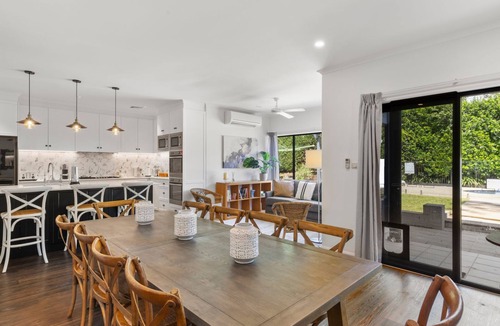 Berry House | Jasmine House - Pet Friendly with Swimming Pool