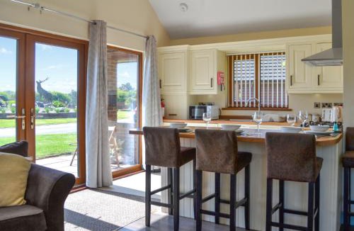 Fitling House | Jasmine Lodge