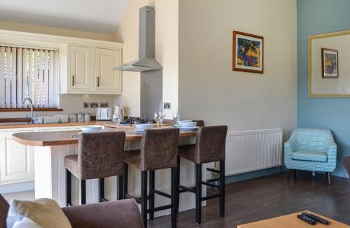 Fitling House | Jasmine Lodge