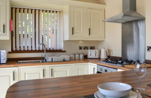 Fitling House | Jasmine Lodge