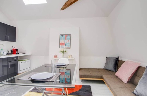 Saint-Maurice Pellevoisin Apartment | Jasmine-Proche gare, Grd Palais, Zénith&Centre