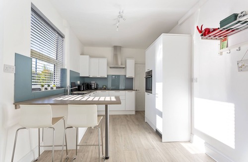 Nottingham House | Jasmine Villa - Ideal for QMC & Uni - Free parking