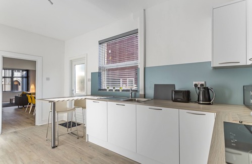 Nottingham House | Jasmine Villa - Ideal for QMC & Uni - Free parking