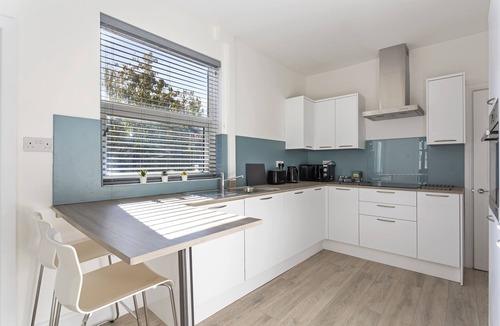 Nottingham House | Jasmine Villa - Ideal for QMC & Uni - Free parking