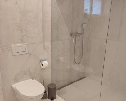 Einigen Apartment | Jasmins Airbnb