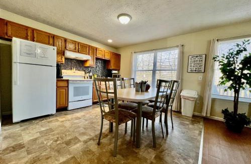 Monroe House | Jason's Attached Home