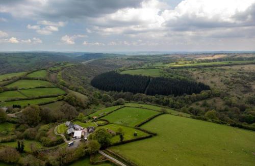 Hawkridge House | Jasper and Smiddy - joint booking