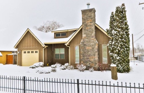 Walla Walla East House | Jaspers · Jaspers at Pioneer Park