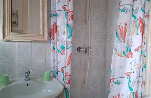 Saint-Lyphard Bed & Breakfast | Jaune Campagnarde Guest Room with Shared Terrace, Garden, and Wi-Fi