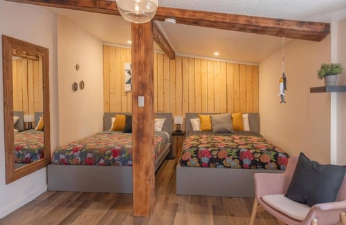 Saint-Gedeon House | Jaune Hôtel Boutique