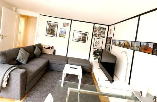 Aalborg Apartment | Java Themed flat near Zoo
