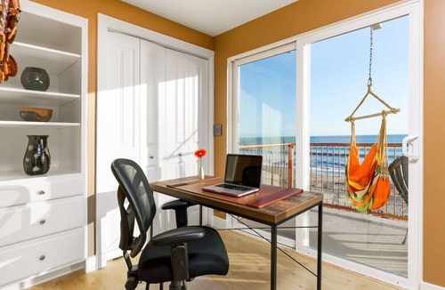 Rio del Mar House | Jaw-Dropping Beach-Front Retreat!