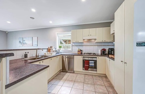 Patterson Lakes Villa | Jaw Dropping Waterside Getaway Patterson Lakes