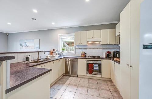 Patterson Lakes Villa | Jaw Dropping Waterside Getaway Patterson Lakes