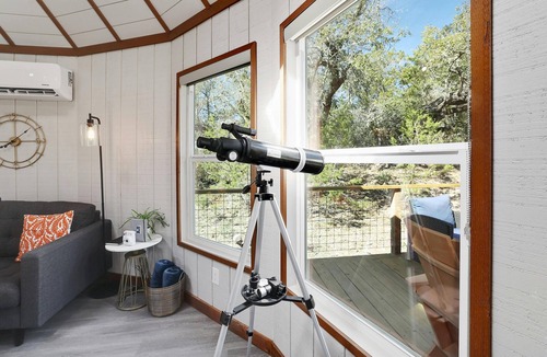 Dripping Springs Cabin | Jaw-Dropping Yurt! King Bed and Spa!